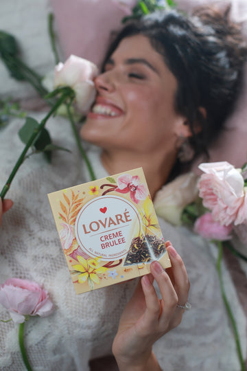 Lovare Creme Brulee Black Dessert Tea – 15 Pyramid Tea Bags x 2g