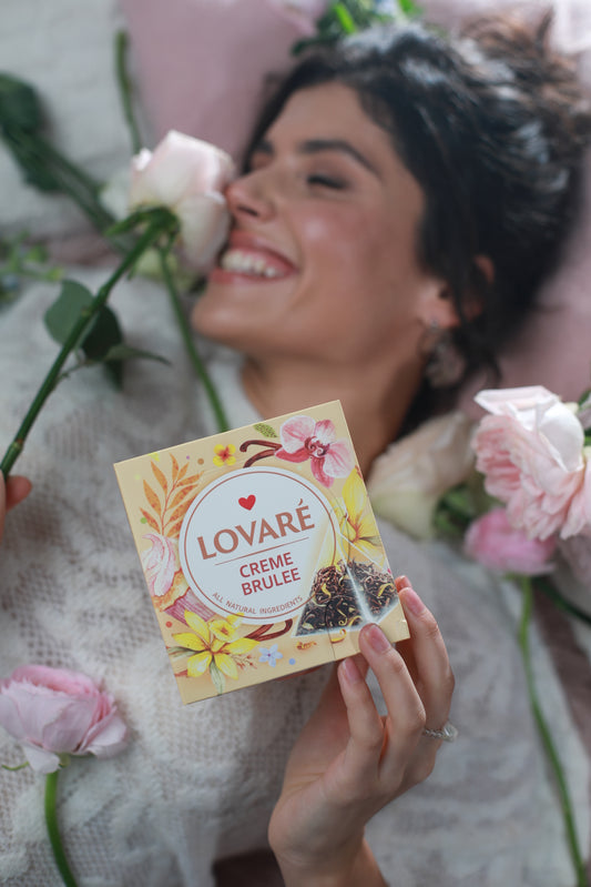 Lovare Creme Brulee Black Dessert Tea – 15 Pyramid Tea Bags x 2g